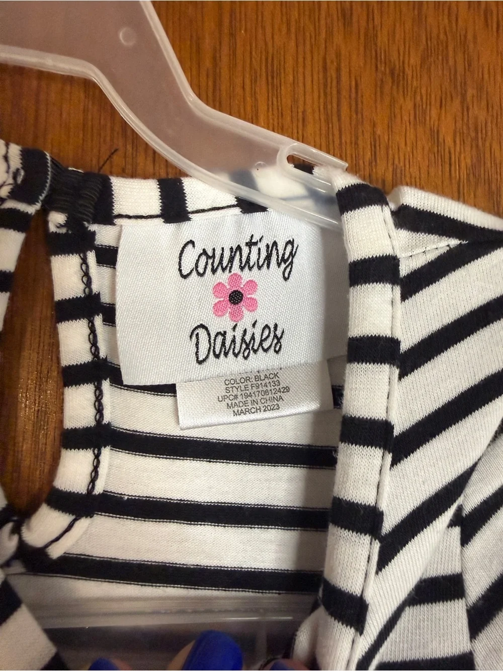 NWT Counting Daisies 